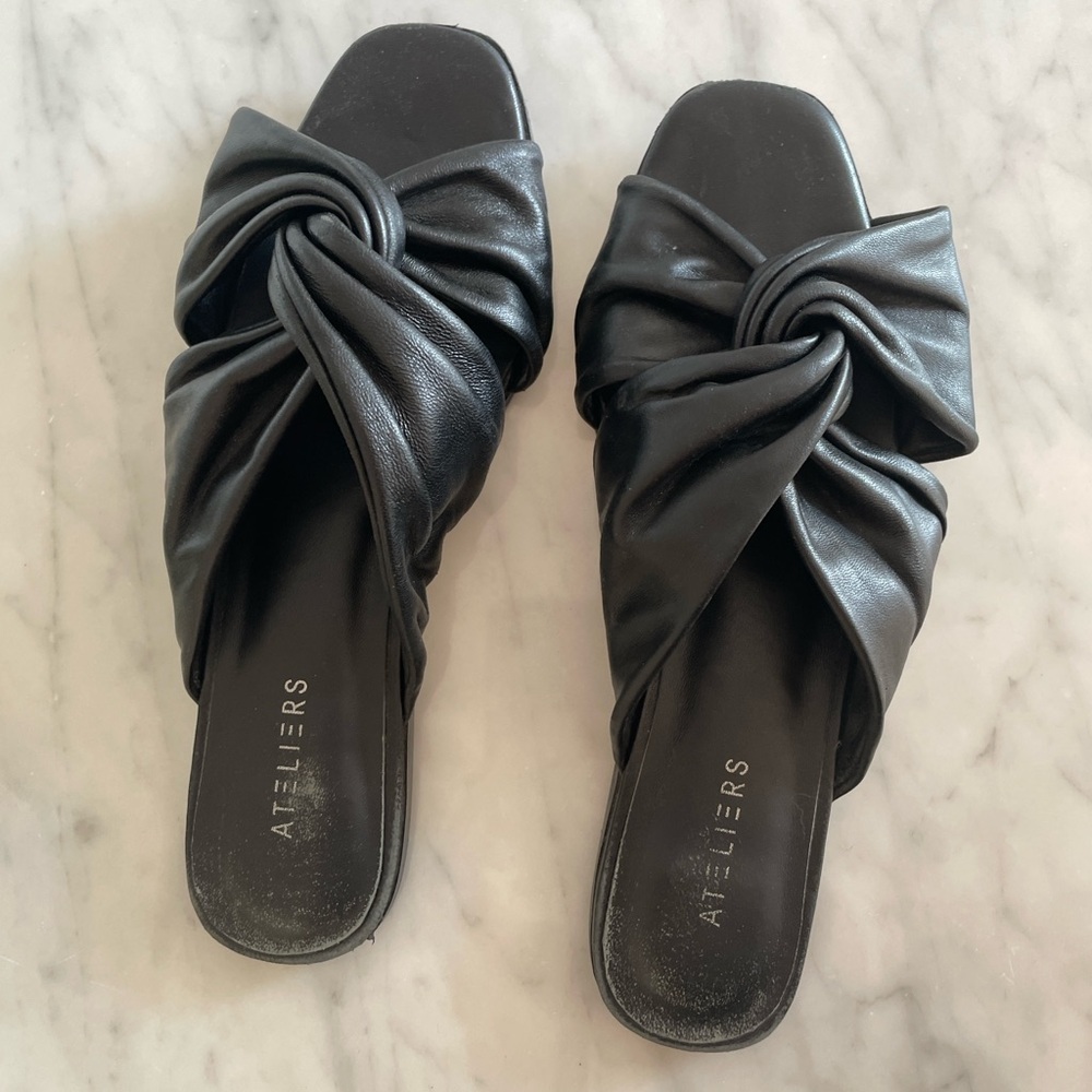 Ateliers twist flat sandals
